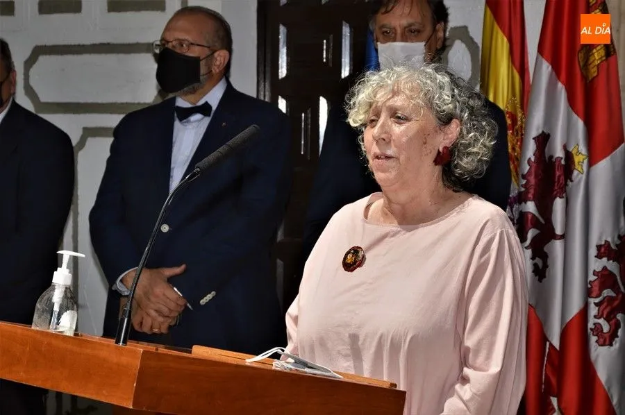 Foto 4 - Salamanca rinde homenaje a las v&iacute;ctimas de la pandemia en un acto en la C&aacute;mara de Comercio