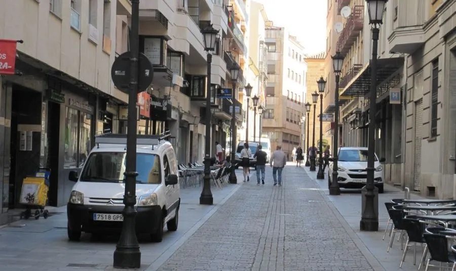 Foto 4 - Piden que la carga y descarga evite las calles Prior, Concejo y Toro