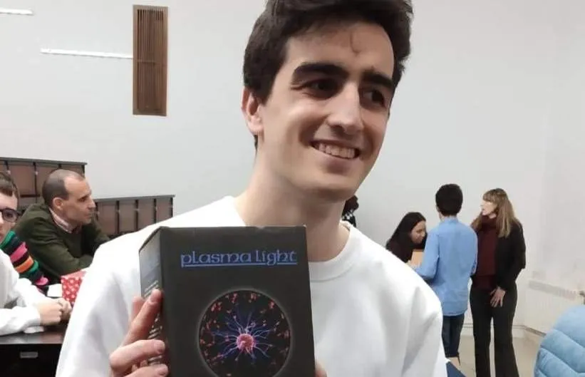 Jaime Bajo da Costa se cuelga la Medalla de Oro en la Olimpiada Española de Física  