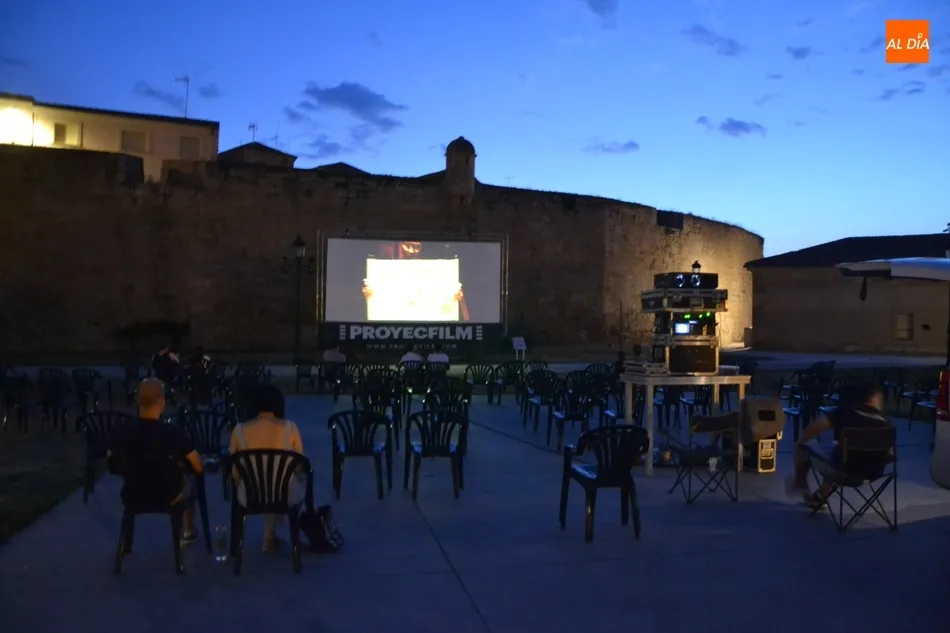 Foto 9 - Baja asistencia al estreno del &lsquo;Verano Joven&rsquo; con la proyecci&oacute;n de &lsquo;Los Jap&oacute;n&rsquo;  