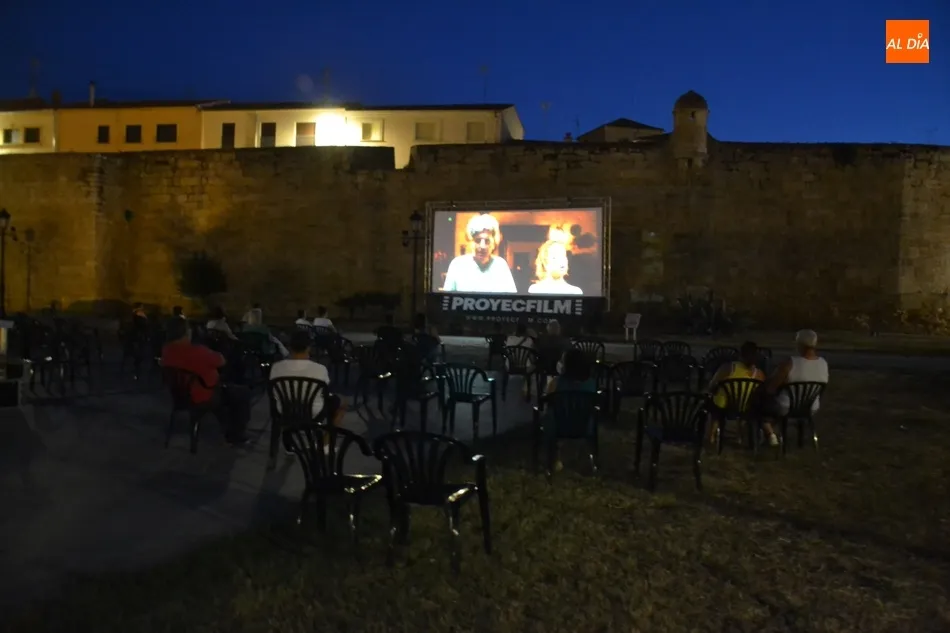 Foto 3 - Baja asistencia al estreno del &lsquo;Verano Joven&rsquo; con la proyecci&oacute;n de &lsquo;Los Jap&oacute;n&rsquo;  