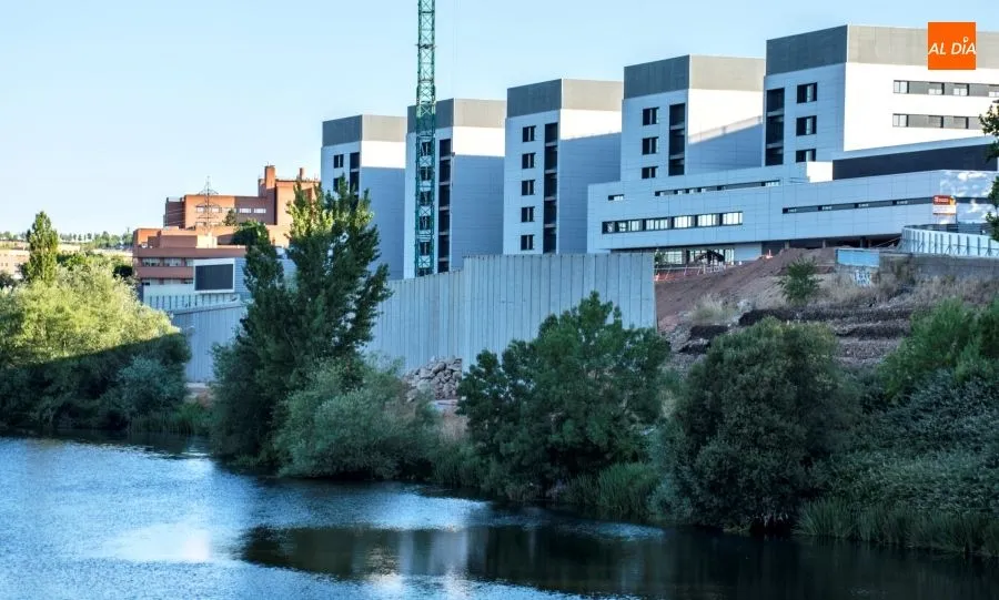 Algunos de los edificios del nuevo Hospital de Salamanca. Foto de archivo