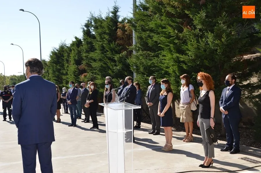 Foto 8 - Emotivo homenaje a las v&iacute;ctimas salmantinas del coronavirus