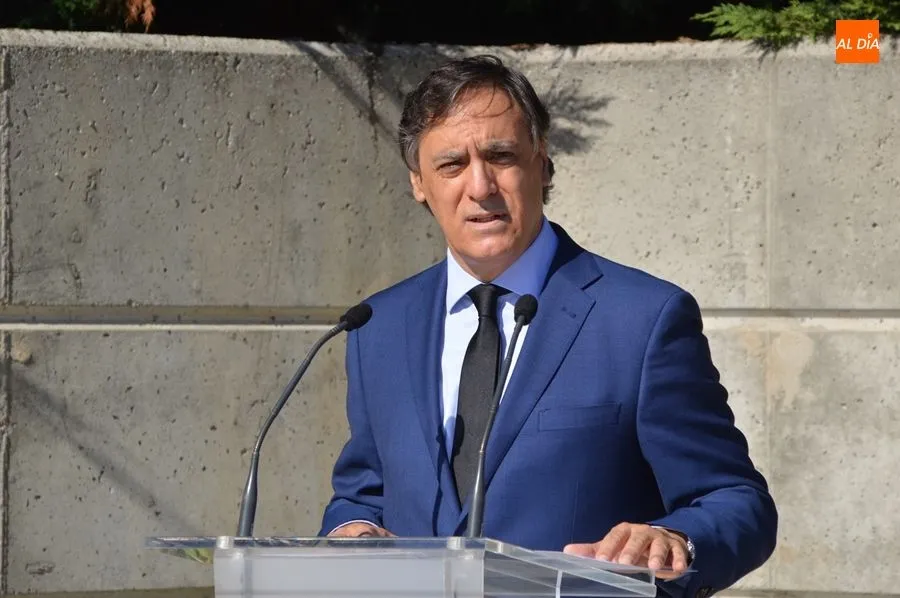 Foto 6 - Emotivo homenaje a las v&iacute;ctimas salmantinas del coronavirus