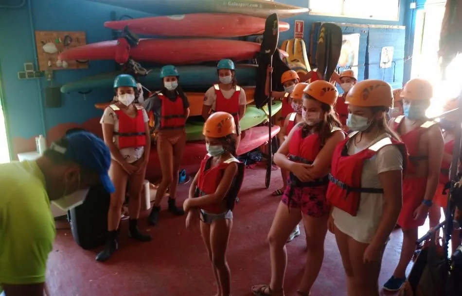 Foto 3 - Una sesi&oacute;n de pirag&uuml;ismo y paddle surf abre las actividades multiaventura del &lsquo;Verano Joven&rsquo;  