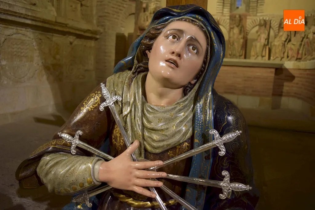 Foto 5 - La talla de la Virgen de la Dolorosa luce como nueva tras su restauraci&oacute;n