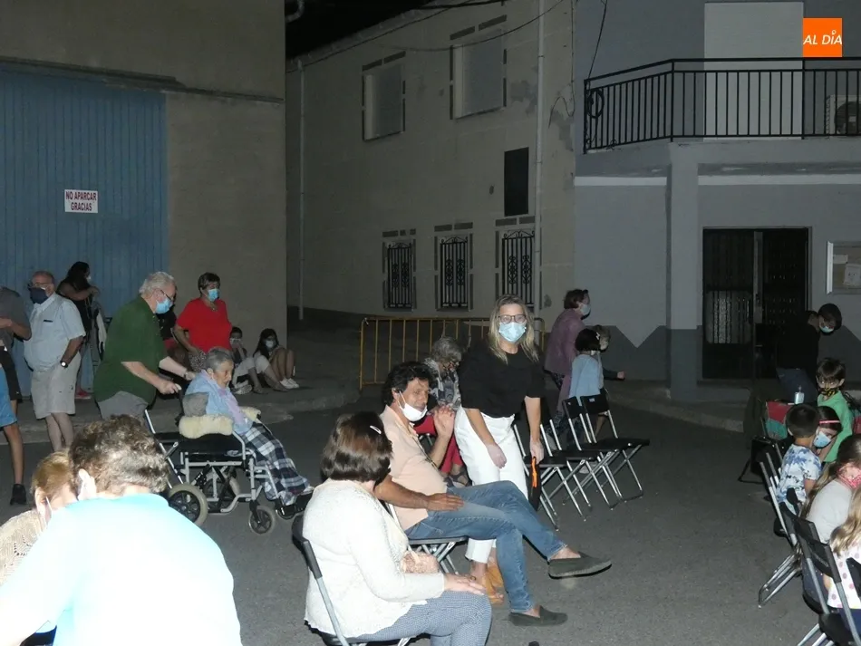 Foto 3 - &ldquo;El poeta y el verso&rdquo; de Katua&Galea deleita a Cordovilla