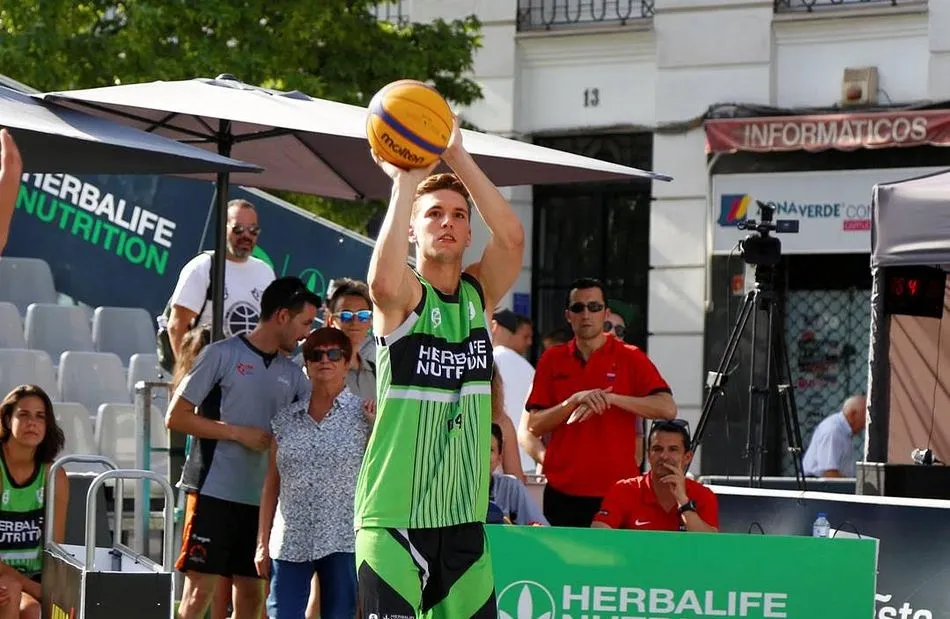 El gaditano Carlos Hidalgo se incorpora a las filas del Aquimisa Carbajosa