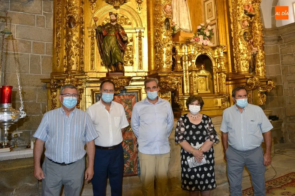 Foto 7 - Sobradillo celebra la misa en honor a Santiago Ap&oacute;stol bajo las normas de distanciamiento  
