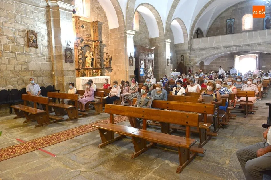 Foto 3 - Sobradillo celebra la misa en honor a Santiago Ap&oacute;stol bajo las normas de distanciamiento  