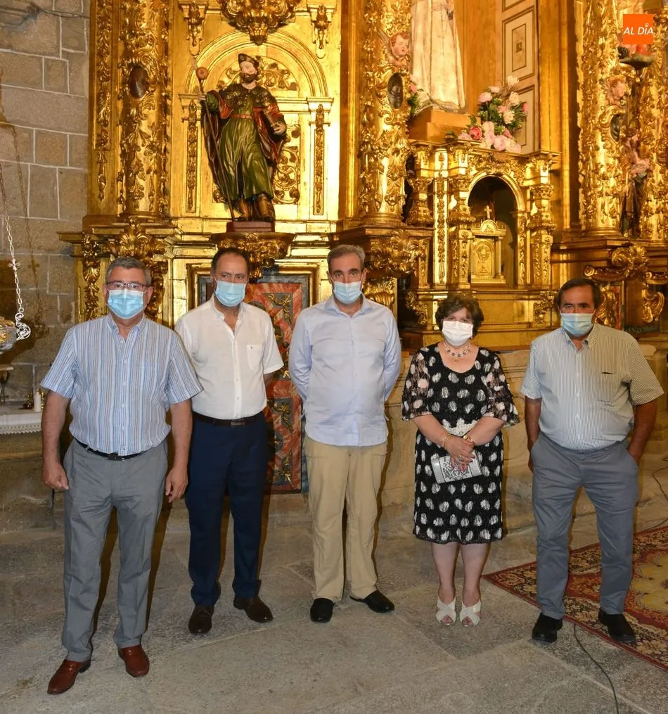 Foto 2 - Sobradillo celebra la misa en honor a Santiago Ap&oacute;stol bajo las normas de distanciamiento  