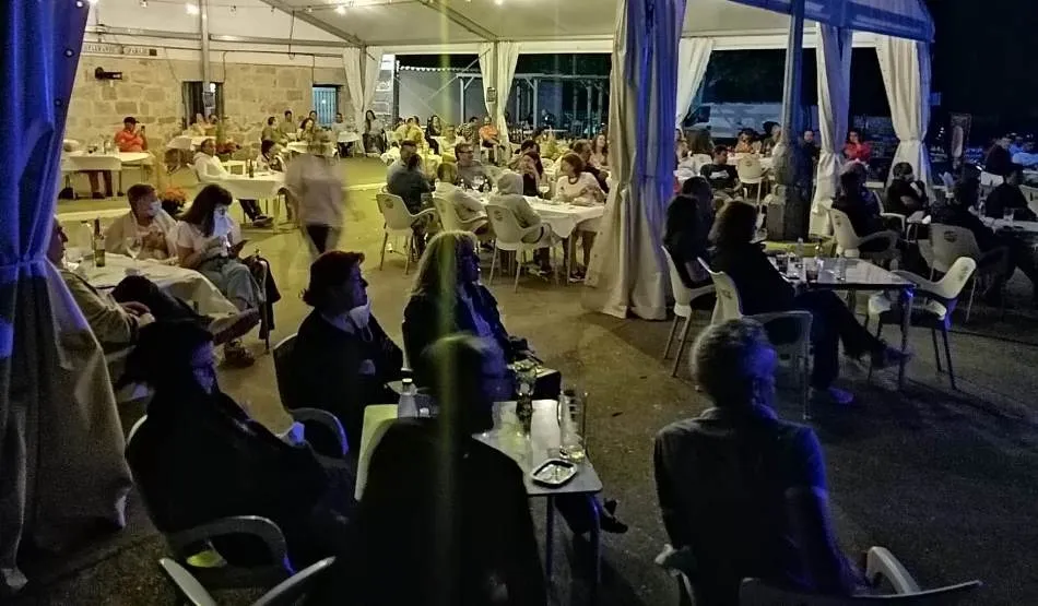 Foto 9 - &Eacute;xito de p&uacute;blico en el tributo a &lsquo;El &Uacute;ltimo de la Fila&rsquo; y Manolo Garc&iacute;a en El Paraje  