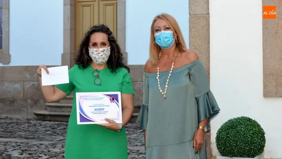 Foto 11 - La asociaci&oacute;n de mujeres Villa de Lumbrales entrega los premios del &lsquo;XIX Certamen literario...