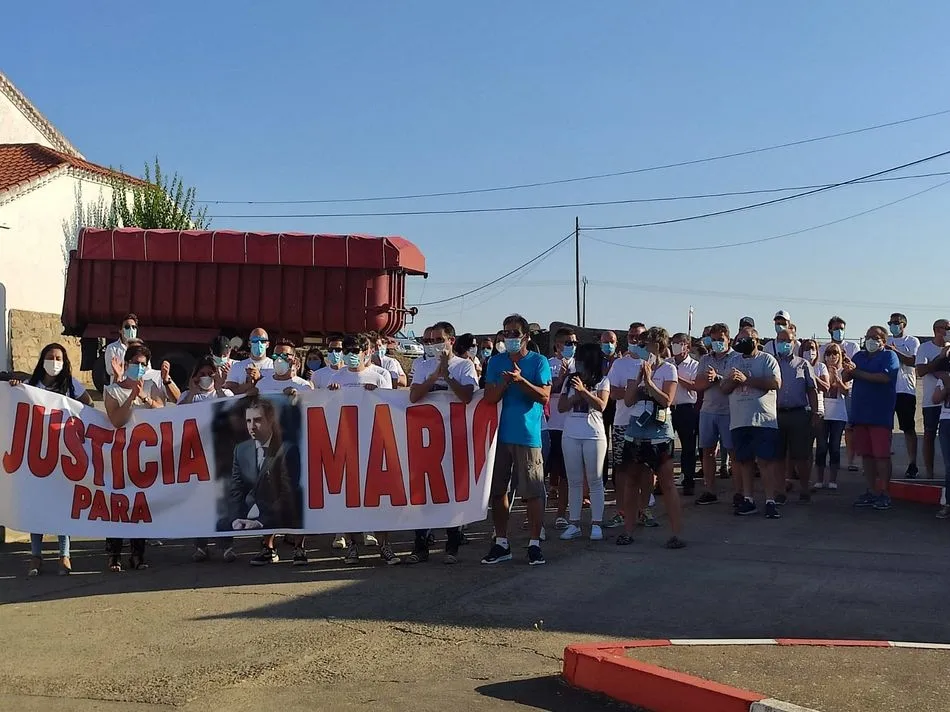 Foto 4 - M&aacute;s de 700 personas piden &lsquo;Justicia para Mario&rsquo; en Vecinos