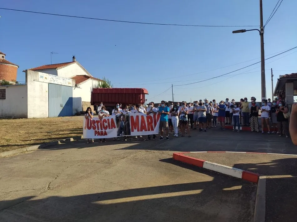 Foto 2 - M&aacute;s de 700 personas piden &lsquo;Justicia para Mario&rsquo; en Vecinos