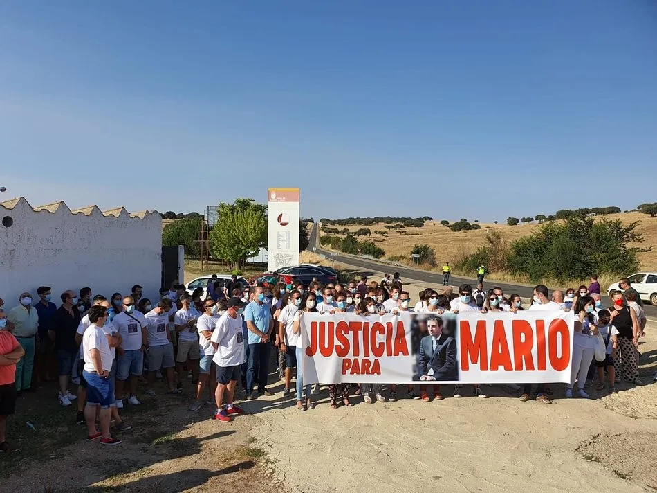 Foto 5 - M&aacute;s de 700 personas piden &lsquo;Justicia para Mario&rsquo; en Vecinos