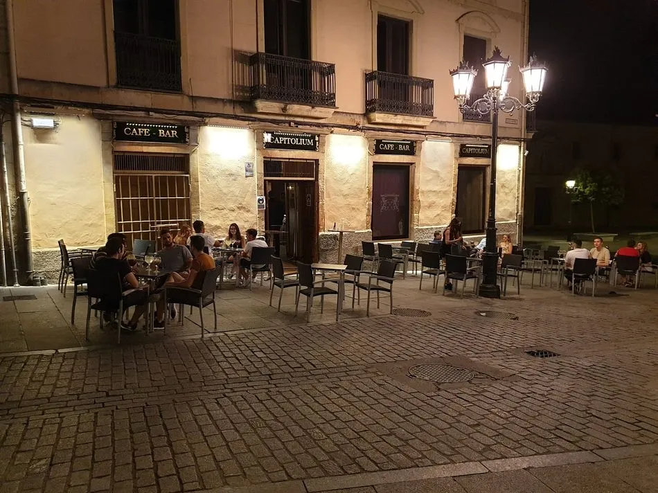 Foto 4 - El ocio nocturno salmantino lucha por evitar posibles contagios de coronavirus