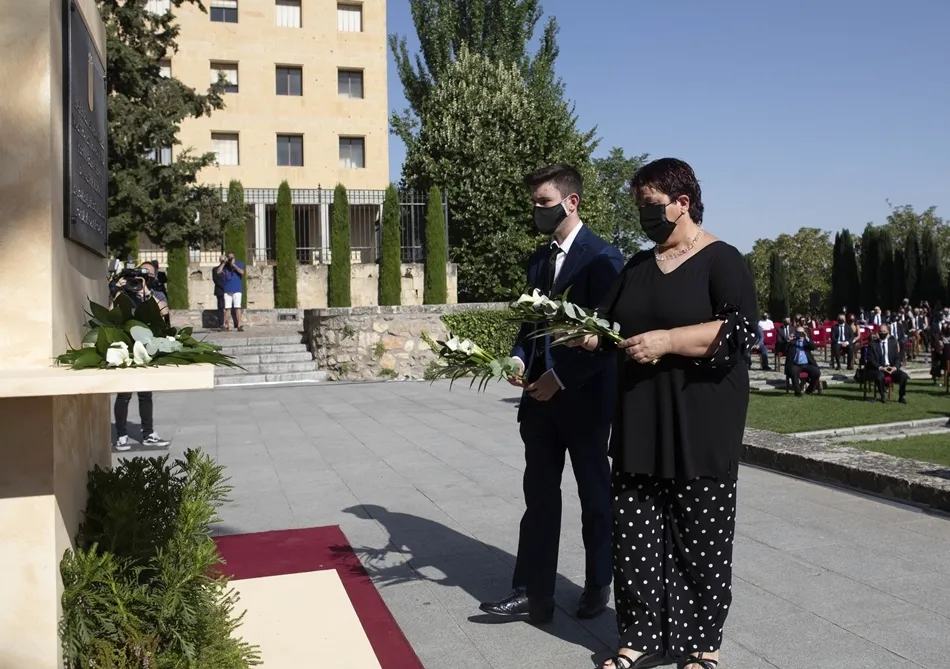 Foto 2 - Homenaje de Castilla y Le&oacute;n a las v&iacute;ctimas del Covid19: &ldquo;Vuestro testimonio de vida...