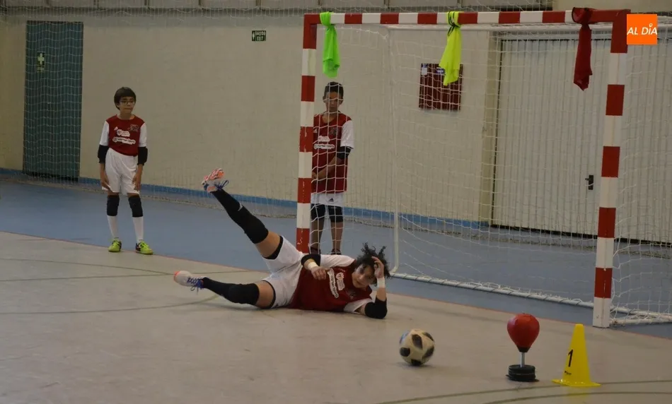 Foto 6 - El novedoso Campus de F&uacute;tbol Sala de Jos&eacute; Ruiz re&uacute;ne a una veintena de ni&ntilde;os y j&oacute;venes  
