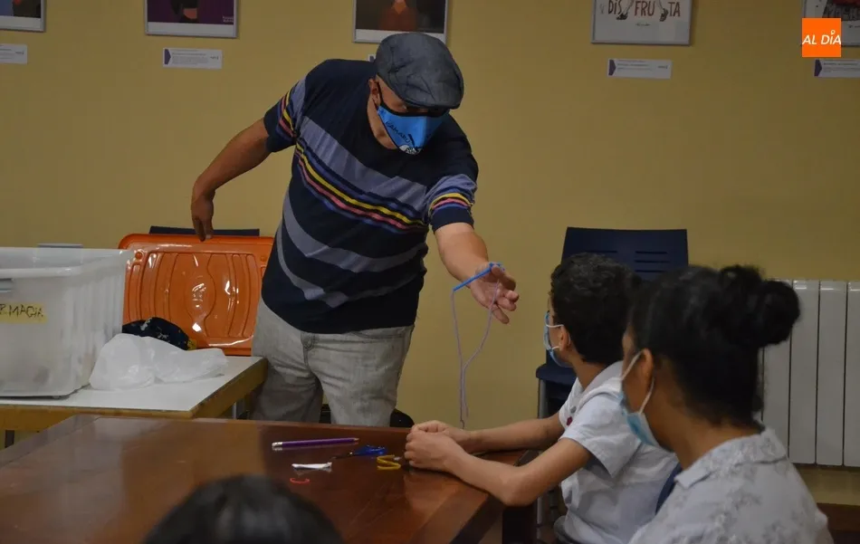 Noche mágica en el Espacio i de la mano de Kamaru Teatro  