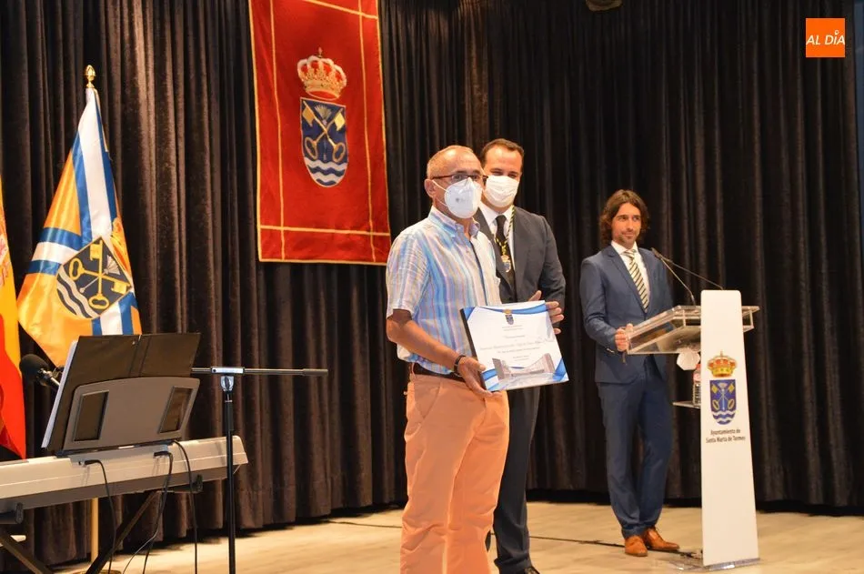 Foto 9 - Santa Marta de Tormes reconoce el trabajo de personas y empresas del municipio durante el estado de ...
