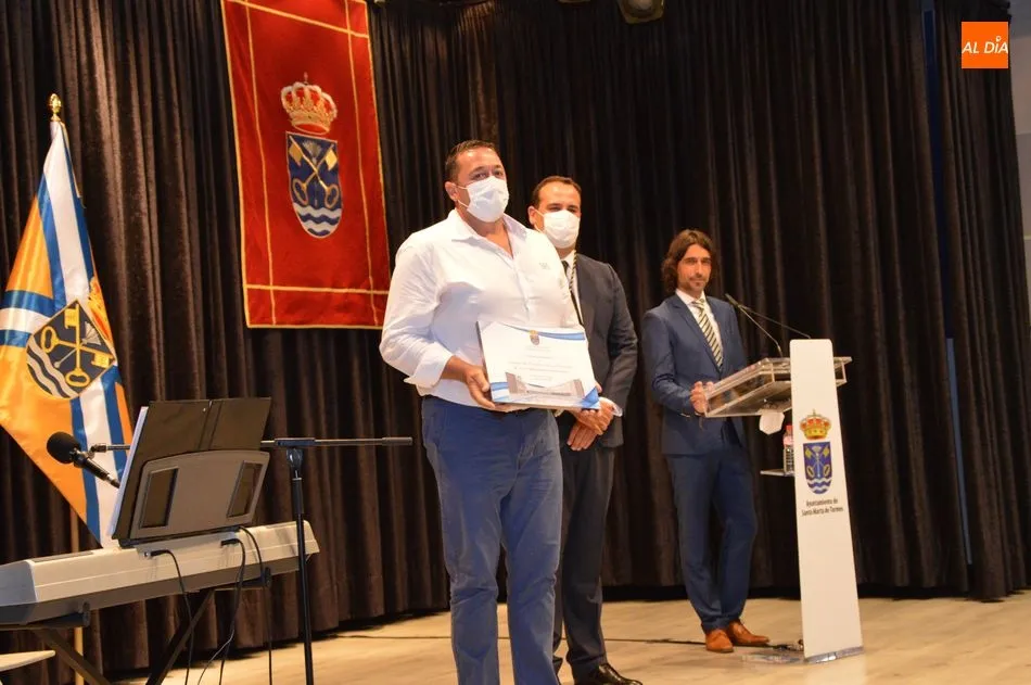 Foto 6 - Santa Marta de Tormes reconoce el trabajo de personas y empresas del municipio durante el estado de ...