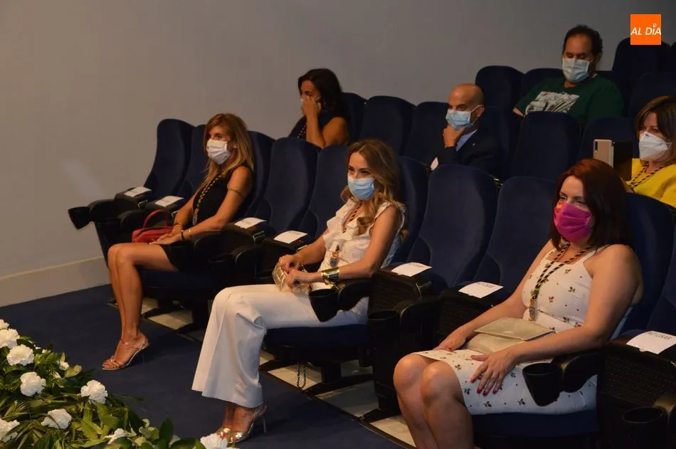 Foto 5 - Santa Marta de Tormes reconoce el trabajo de personas y empresas del municipio durante el estado de ...