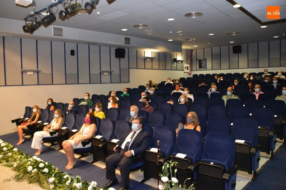 Foto 4 - Santa Marta de Tormes reconoce el trabajo de personas y empresas del municipio durante el estado de ...