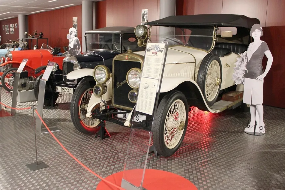 Foto 2 - Una exposici&oacute;n rememora la automoci&oacute;n, sociedad y cultura de hace un siglo&nbsp;