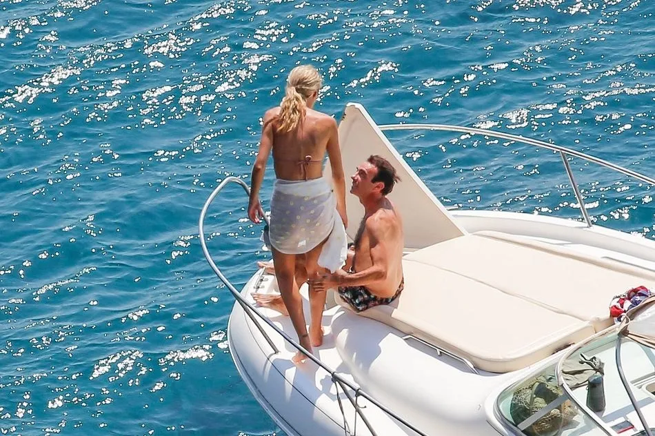 Foto 3 - Enrique Ponce y Ana Soria ya no esconden su amor