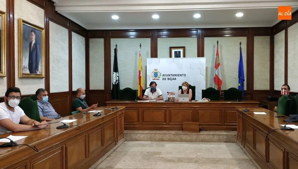 Reunión de la Alcaldesa y el Concejal de Turismo con empresarios hosteleros