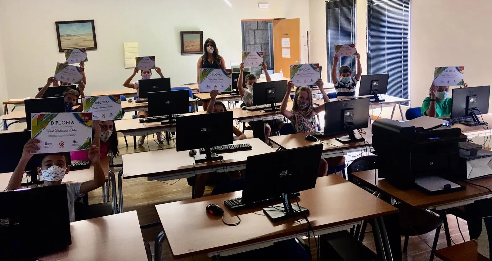 Entregados los diplomas de los turnos de julio del ‘Summer Click’  