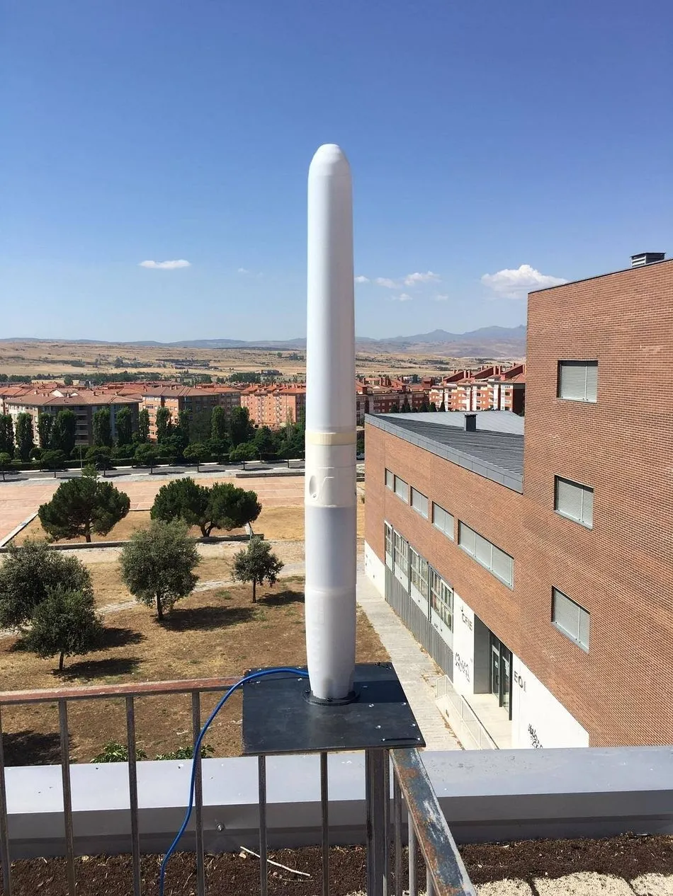 Foto 2 - La USAL valida los primeros prototipos de aerogeneradores sin palas del mundo