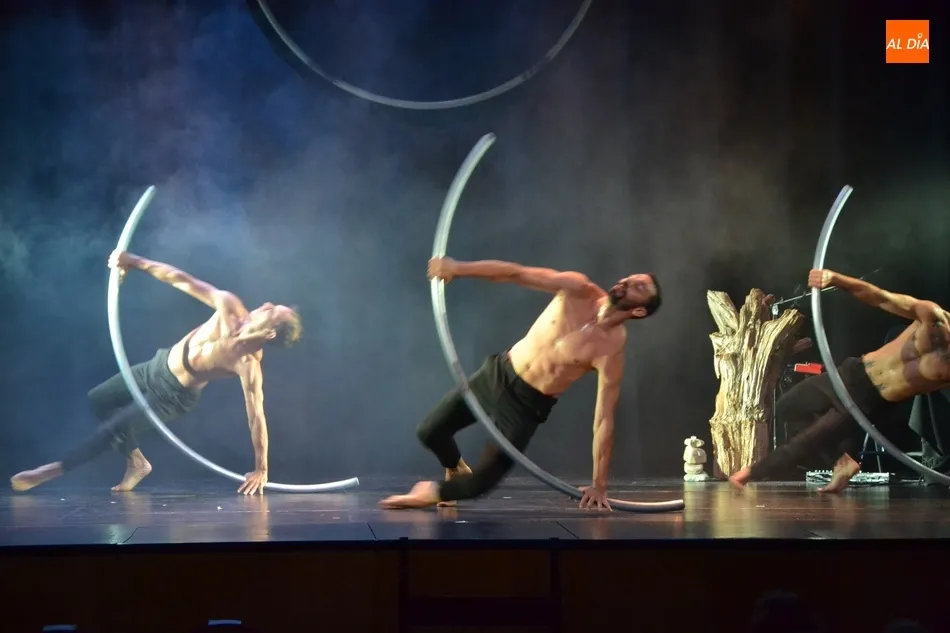 Foto 3 - El hombre prehist&oacute;rico propicia la &lsquo;vuelta a la vida&rsquo; del Teatro Nuevo tras el estado de...