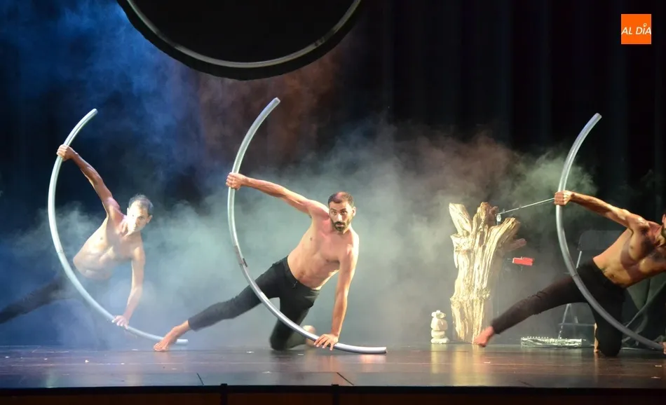 Foto 5 - El hombre prehist&oacute;rico propicia la &lsquo;vuelta a la vida&rsquo; del Teatro Nuevo tras el estado de...