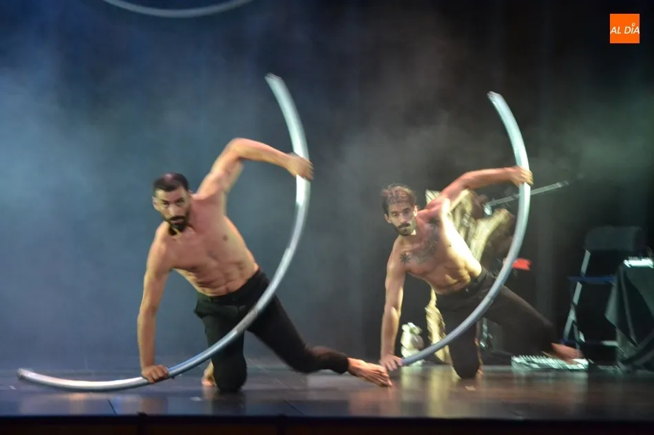 Foto 4 - El hombre prehist&oacute;rico propicia la &lsquo;vuelta a la vida&rsquo; del Teatro Nuevo tras el estado de...