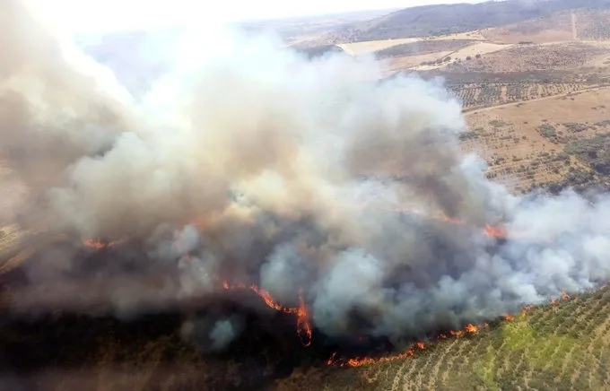 Declarado un incendio forestal en Serradilla del Llano, que llegó a ser catalogado de Nivel 1  
