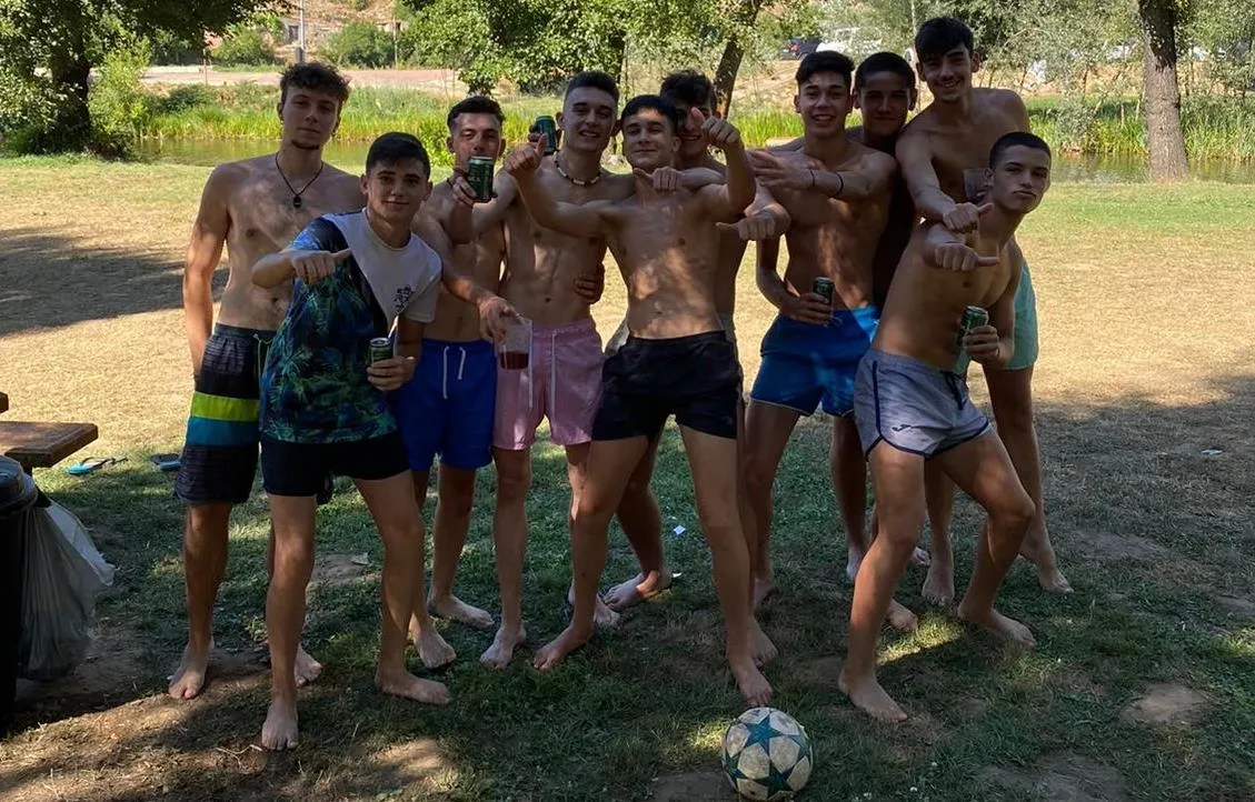 Foto 4 - El III Juvenil se re&uacute;ne para formalizar la despedida de la temporada 19/20  