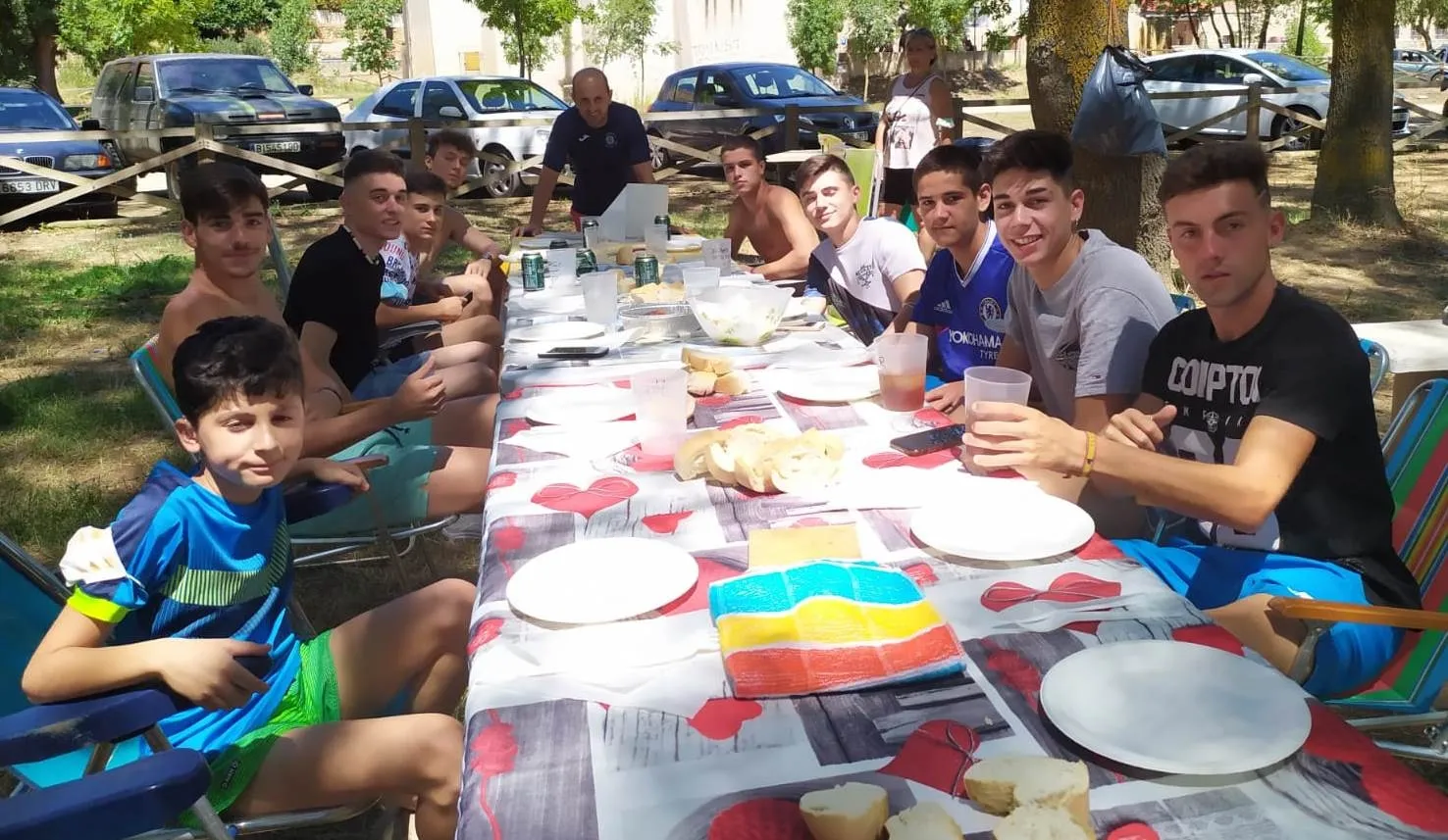 Foto 6 - El III Juvenil se re&uacute;ne para formalizar la despedida de la temporada 19/20  