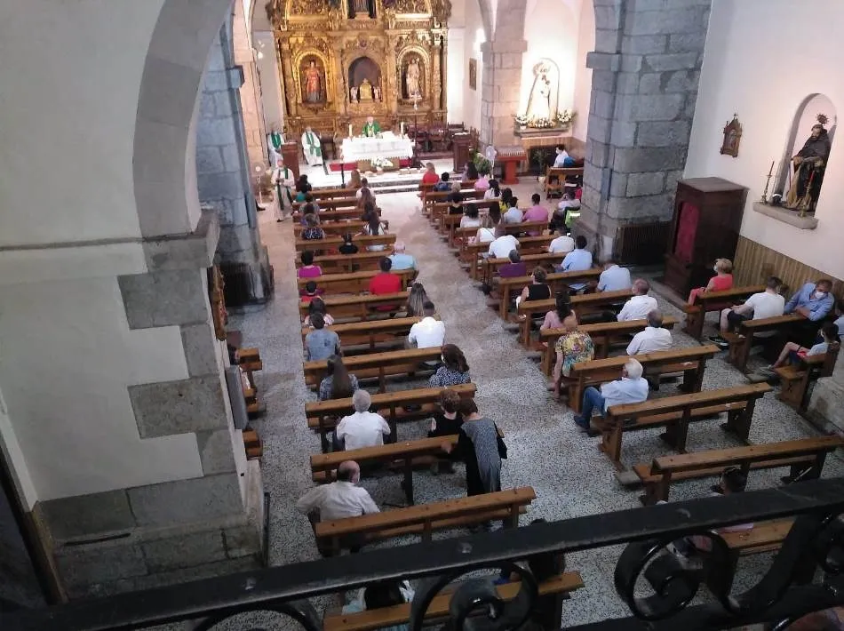 Foto 2 - Nueve j&oacute;venes y dos adultos se confirman en la Parroquia de San Andr&eacute;s  