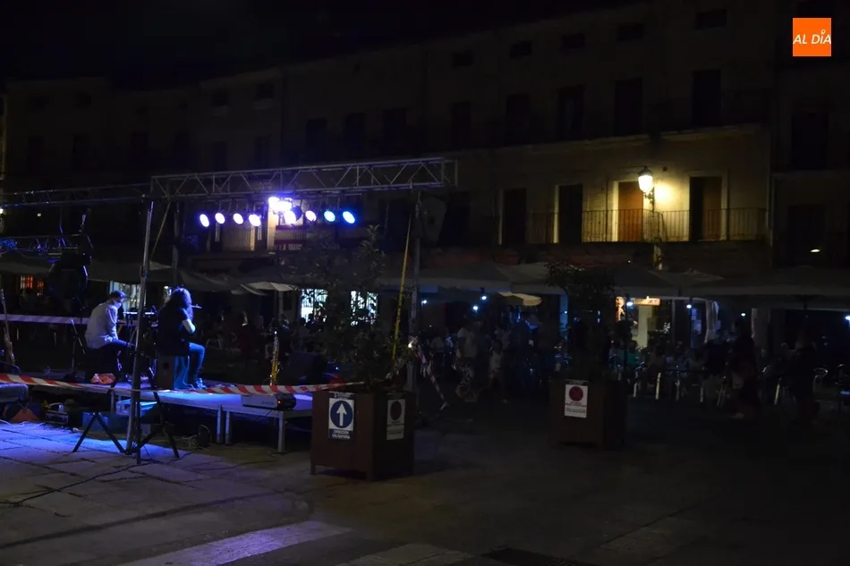 Foto 5 - Terrazas llenas en el estreno con Sergio Cardoso del ciclo de amenizaci&oacute;n  