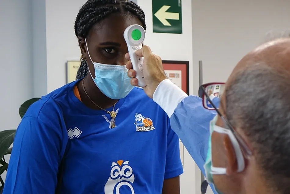 Foto 2 - Perfumer&iacute;as Avenida inicia la pretemporada con la salud como prioridad