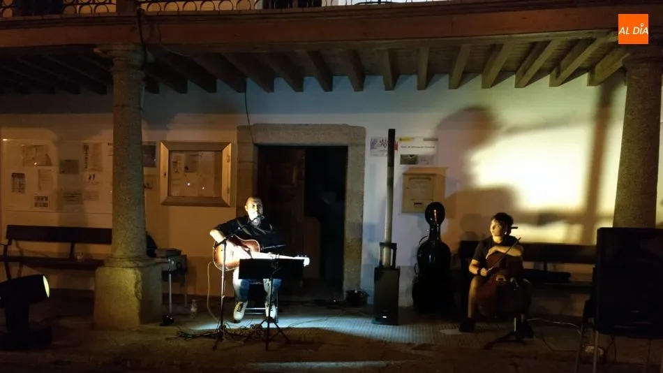 Foto 2 - Ba&ntilde;ob&aacute;rez inicia su verano cultural con un homenaje a los Mayores del pueblo