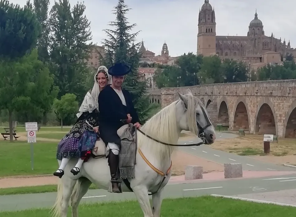 Foto 5 - Salamanca prepara la promoci&oacute;n en M&eacute;xico de los trajes t&iacute;picos de la tierra y la cultura...