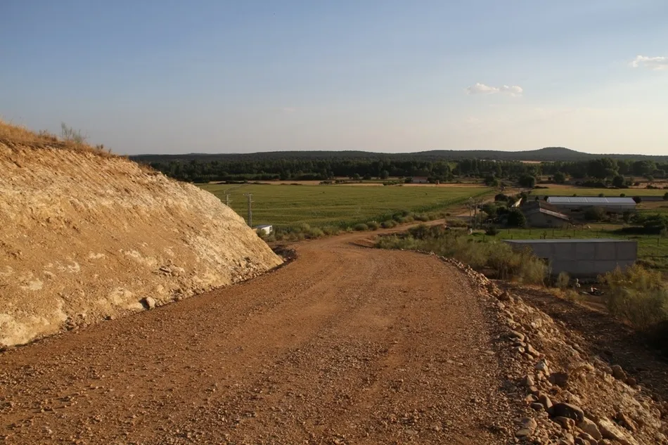 Foto 5 - Acondicionado, doblando la anchura de la calzada, el camino del Cordel de las Vacas  