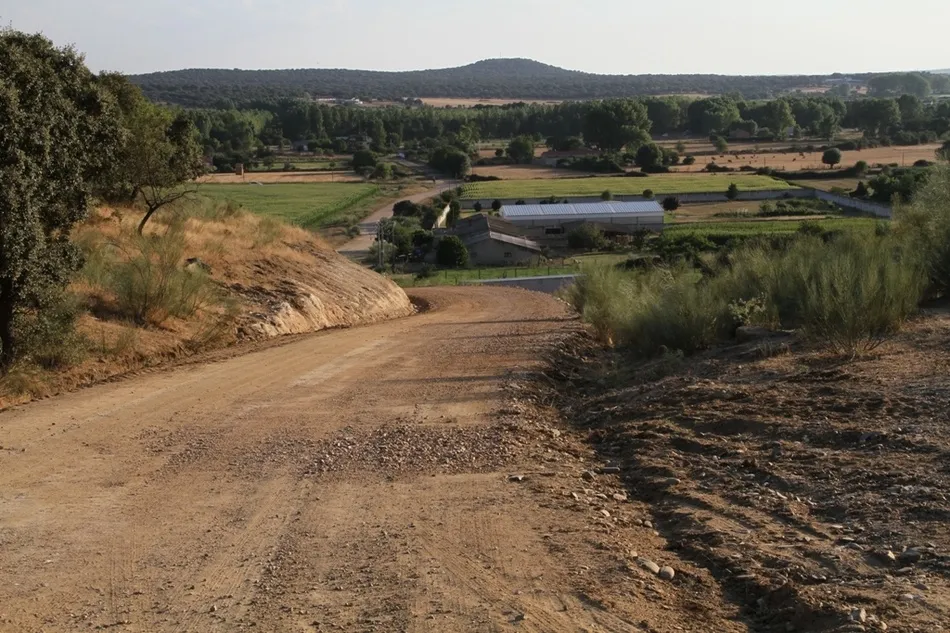 Foto 4 - Acondicionado, doblando la anchura de la calzada, el camino del Cordel de las Vacas  