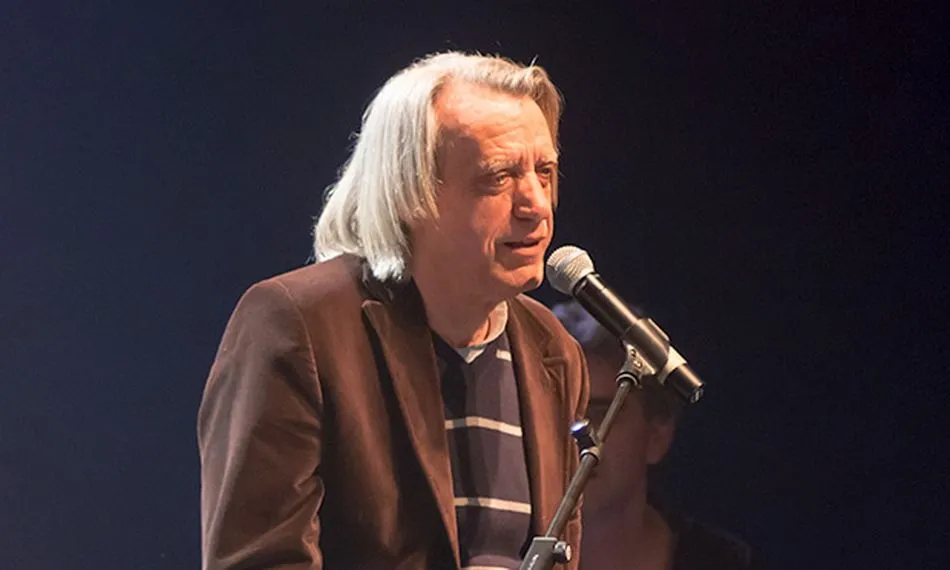 El domingo 9 de agosto estará en Monleras el cantautor Luis Pastor