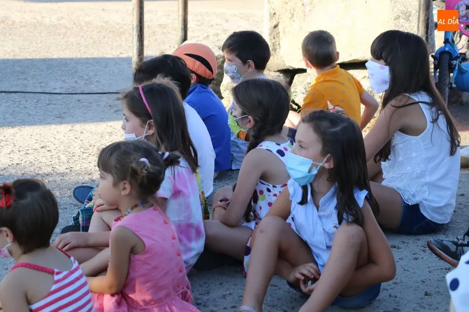 Foto 3 - Peque&ntilde;os y mayores viven el Verano Cultural en Majuges  