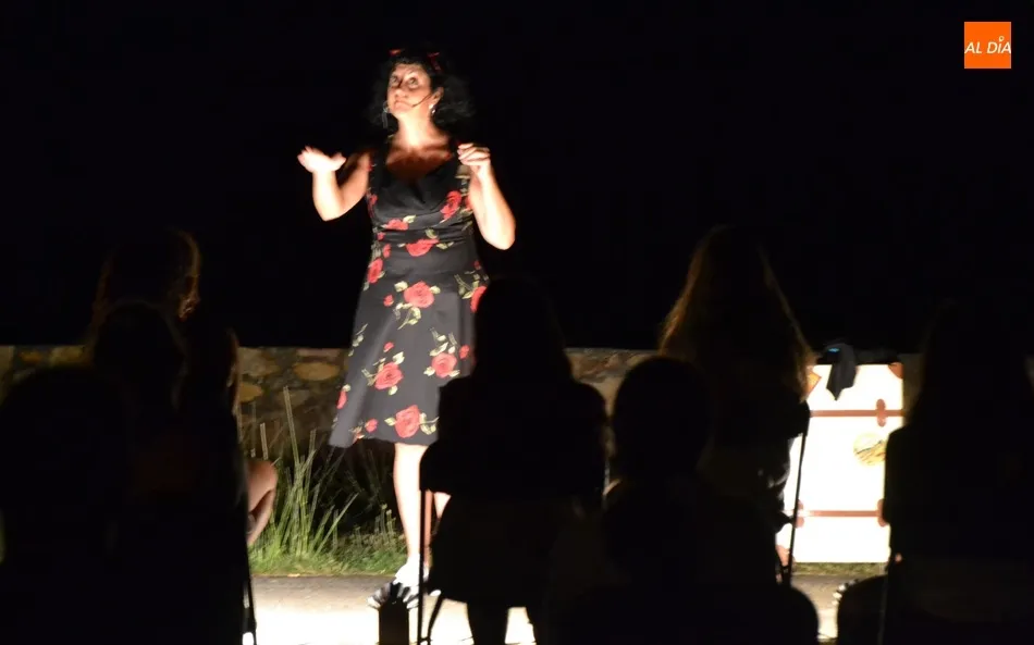 Foto 9 - Eugenia Manzanera pone el broche bajo las estrellas al &lsquo;Teatro Escondido&rsquo; en la Pe&ntilde;a del...