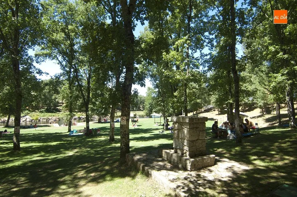 Foto 2 - La Parrilla de Riofr&iacute;o: El lugar adecuado para comer bien y refrescarse en su piscina natural...